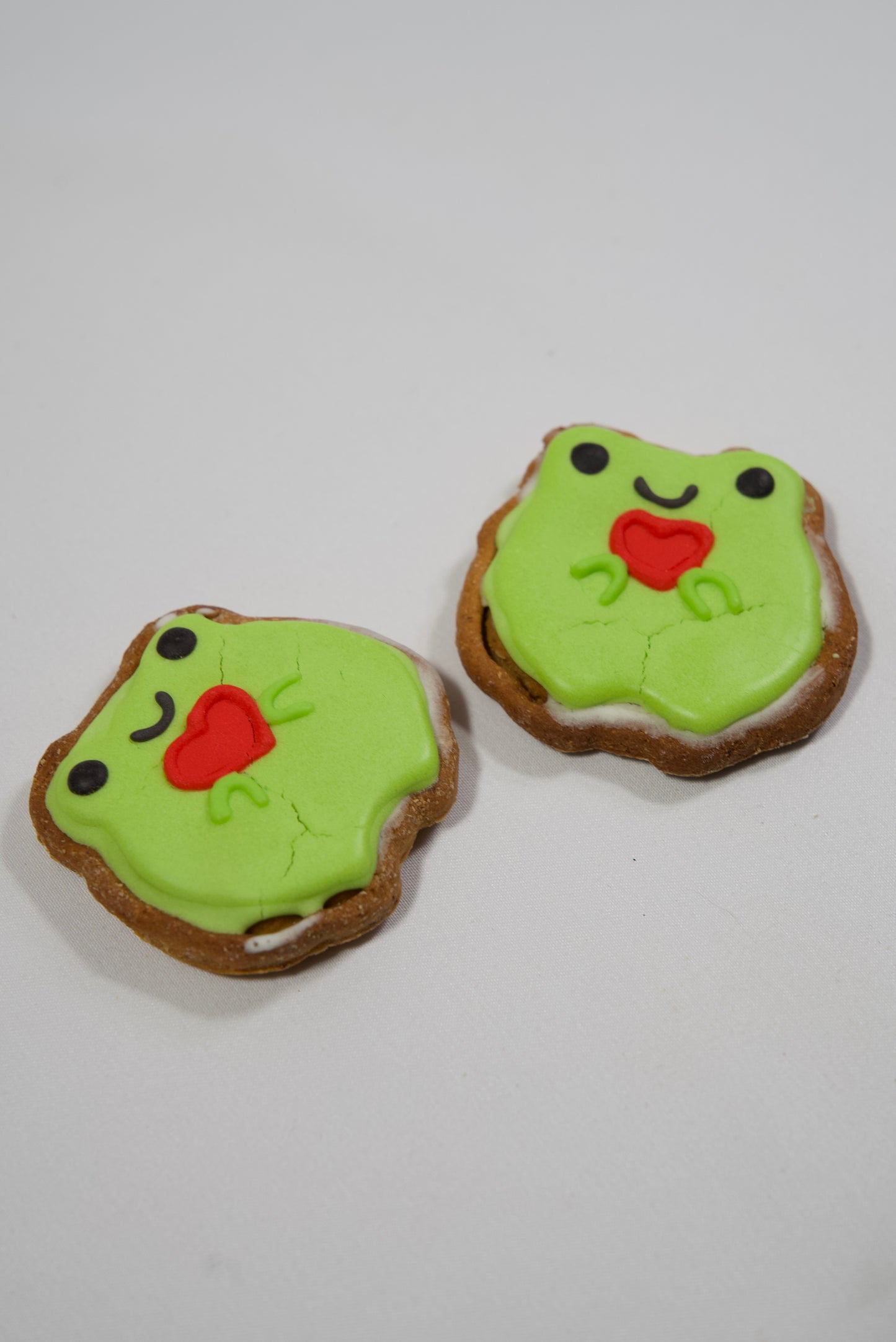 Send a heart from Fergus the Frog 🐸💚